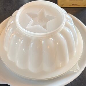Vintage Tupperware Jello Mold